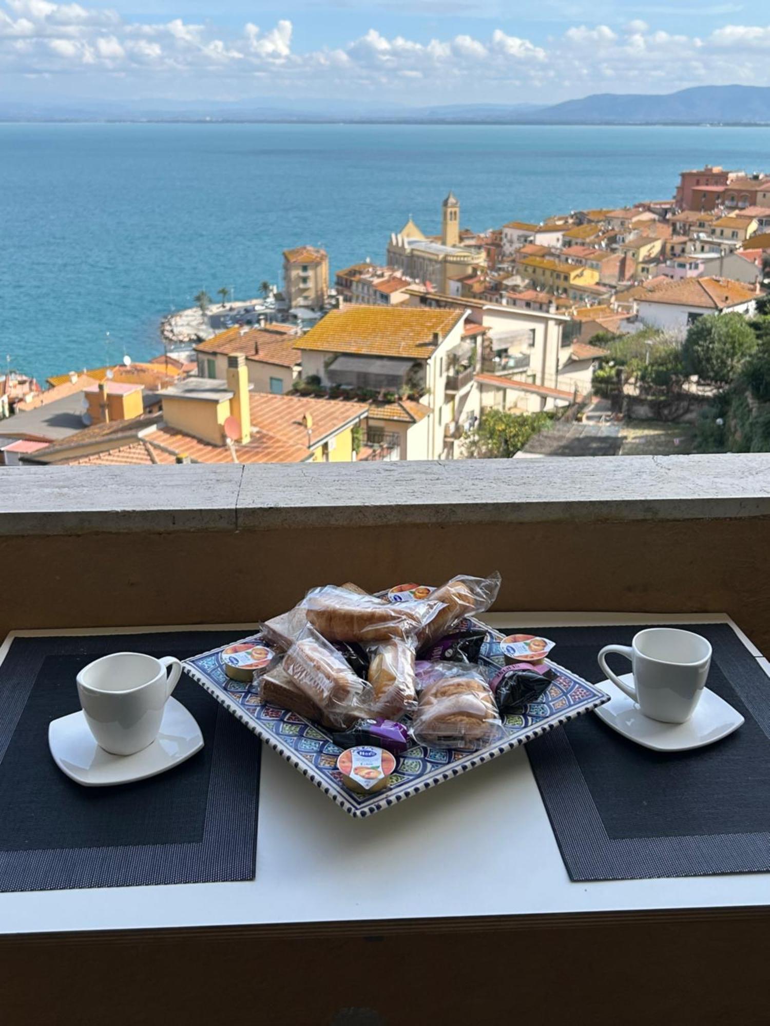 Bilocale Vista Mare Con Posto Auto Apartment Porto Santo Stefano  Ngoại thất bức ảnh